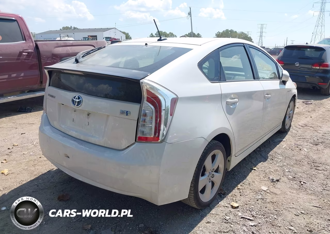 2013 Toyota Prius Five VIN:JTDKN3DU7D5576234 - 4