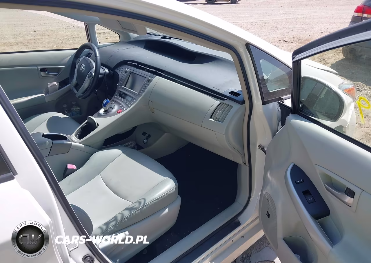 2013 Toyota Prius Five VIN:JTDKN3DU7D5576234 - 5