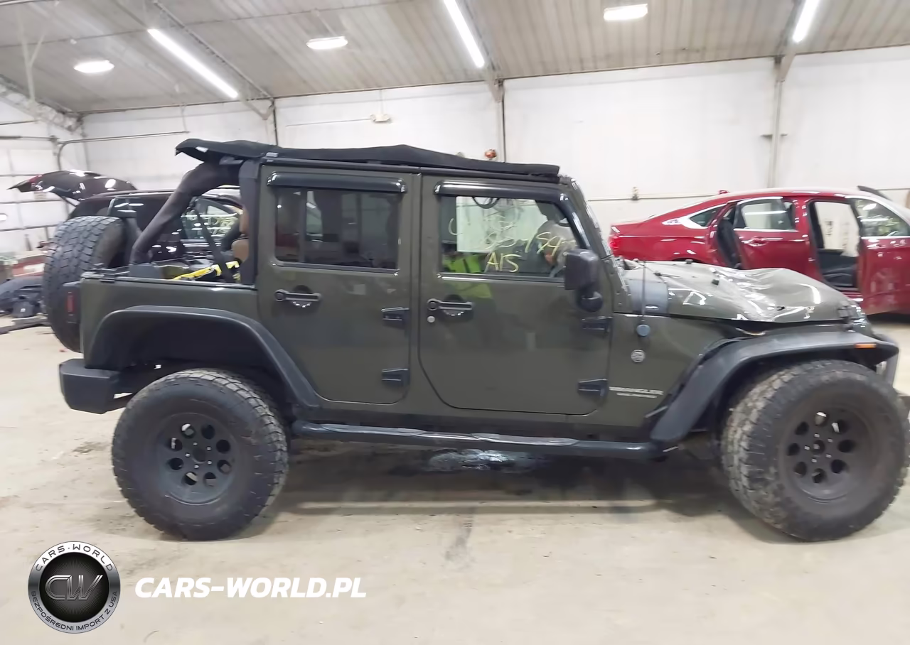 2015 Jeep Wrangler Unlimited Sport VIN:1C4BJWDG2FL726899 - 13