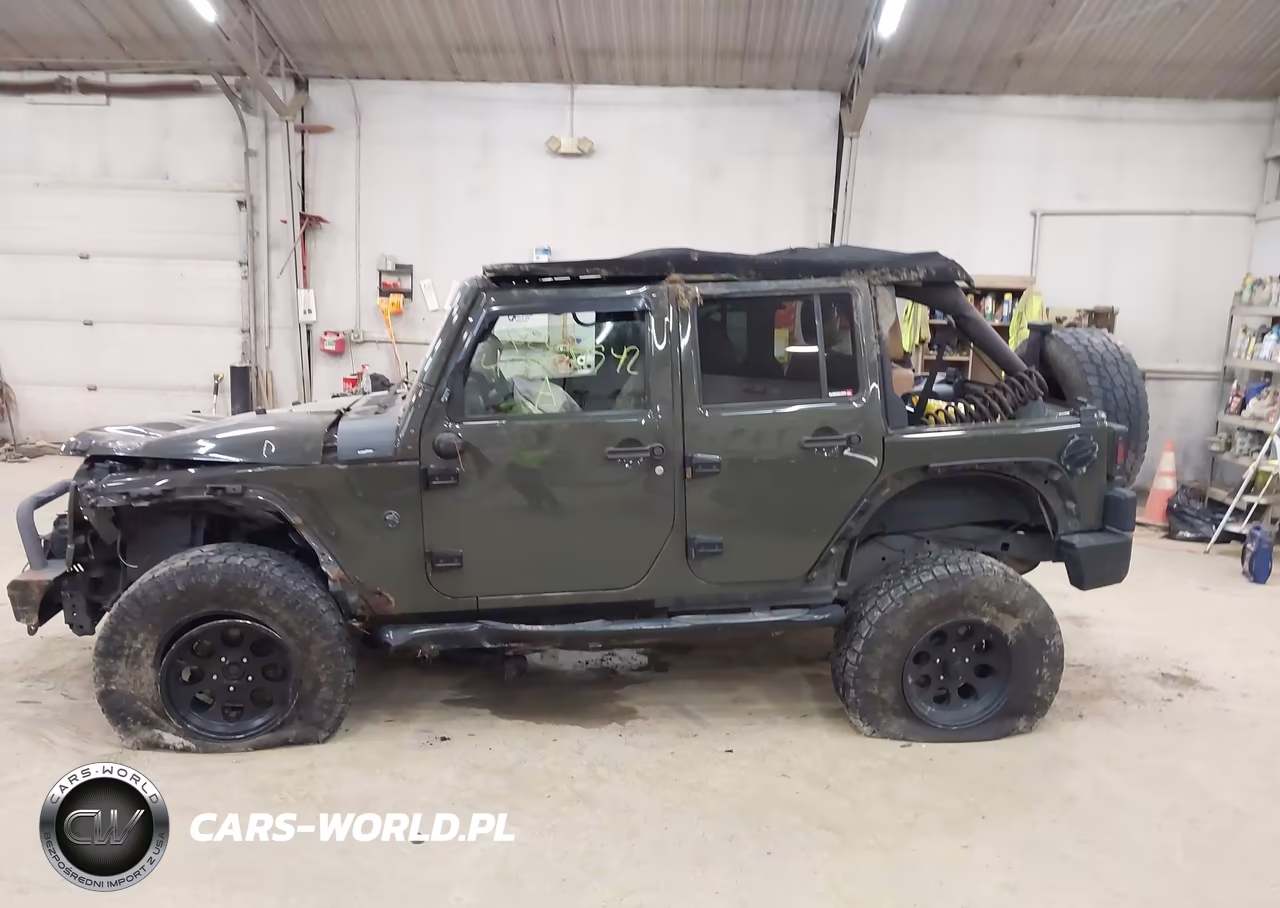 2015 Jeep Wrangler Unlimited Sport VIN:1C4BJWDG2FL726899 - 14