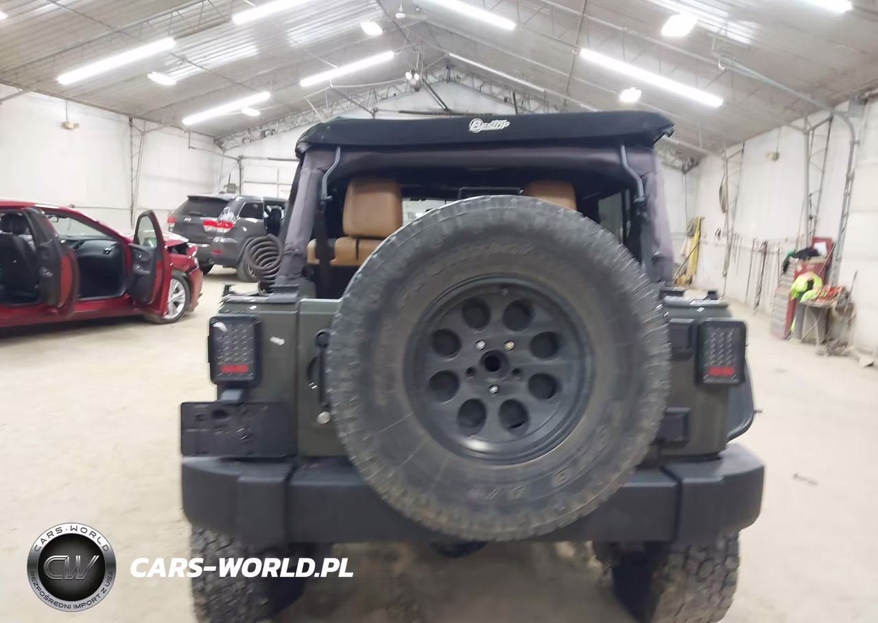 2015 Jeep Wrangler Unlimited Sport VIN:1C4BJWDG2FL726899 - 16