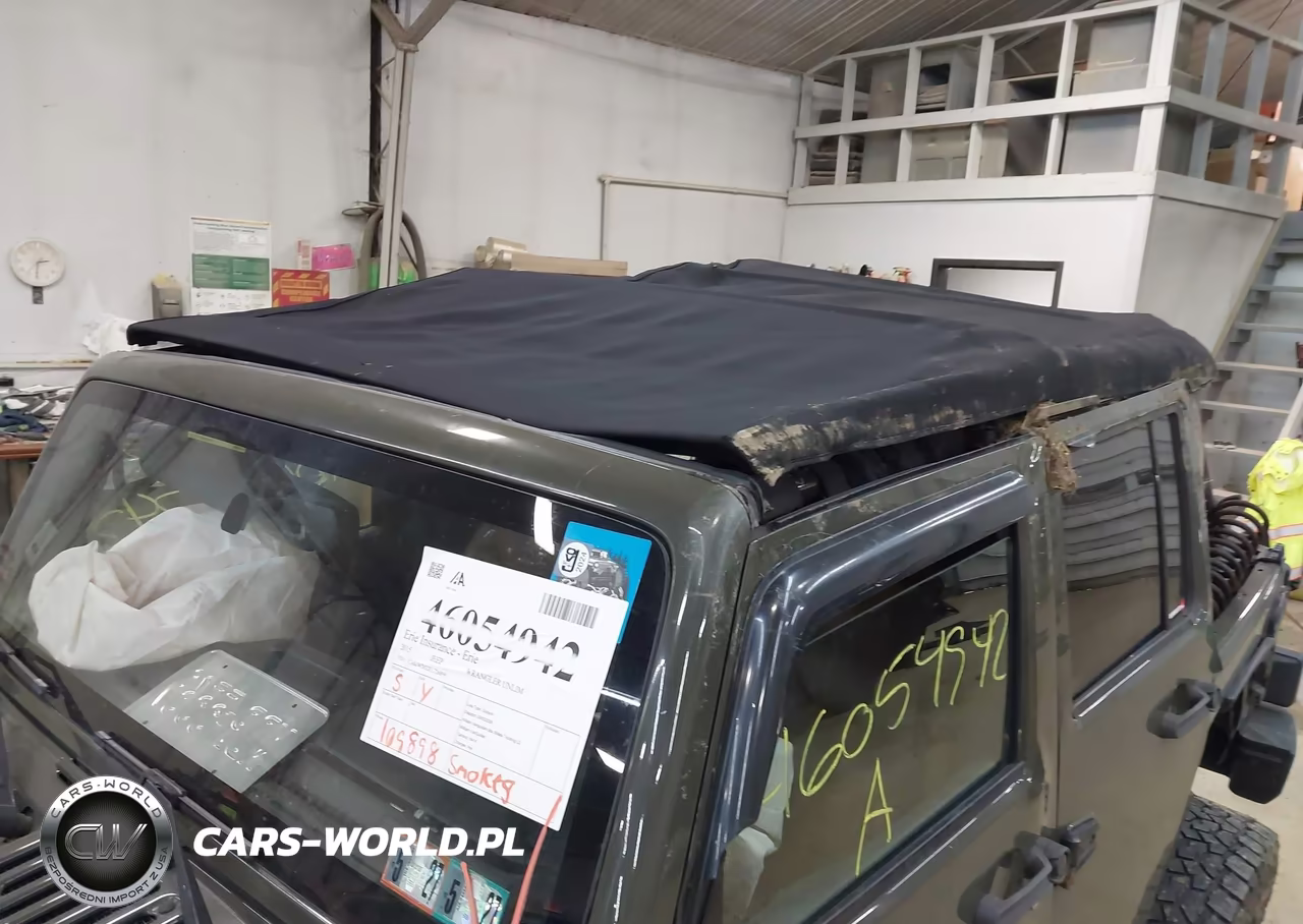 2015 Jeep Wrangler Unlimited Sport VIN:1C4BJWDG2FL726899 - 17