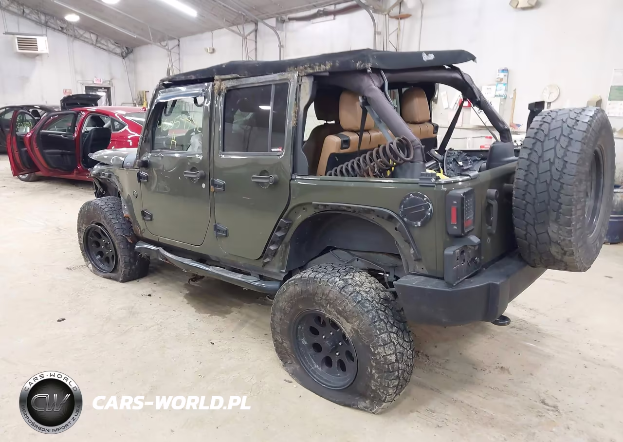2015 Jeep Wrangler Unlimited Sport VIN:1C4BJWDG2FL726899 - 3