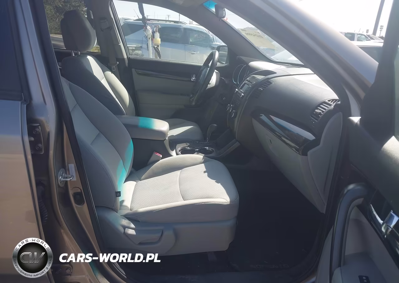 2013 Kia Sorento Lx VIN:5XYKTDA66DG323768 - 5
