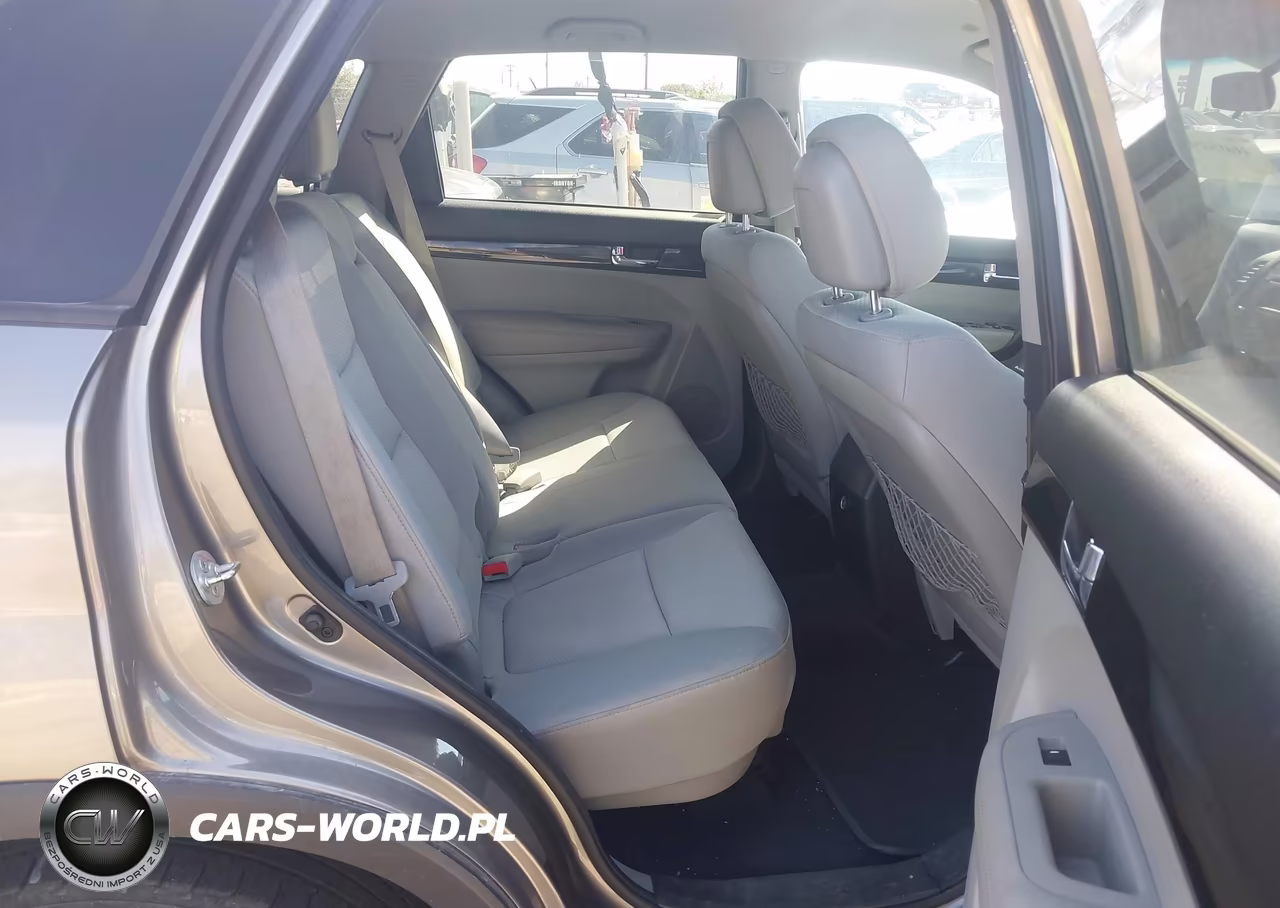 2013 Kia Sorento Lx VIN:5XYKTDA66DG323768 - 8