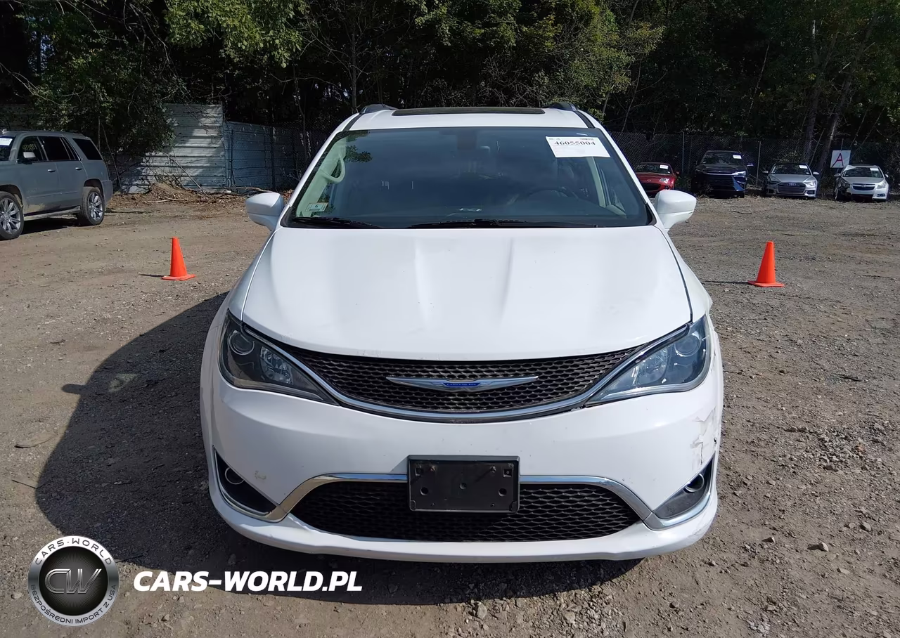 2019 Chrysler Pacifica Touring L Plus VIN:2C4RC1EG0KR548924 - 12