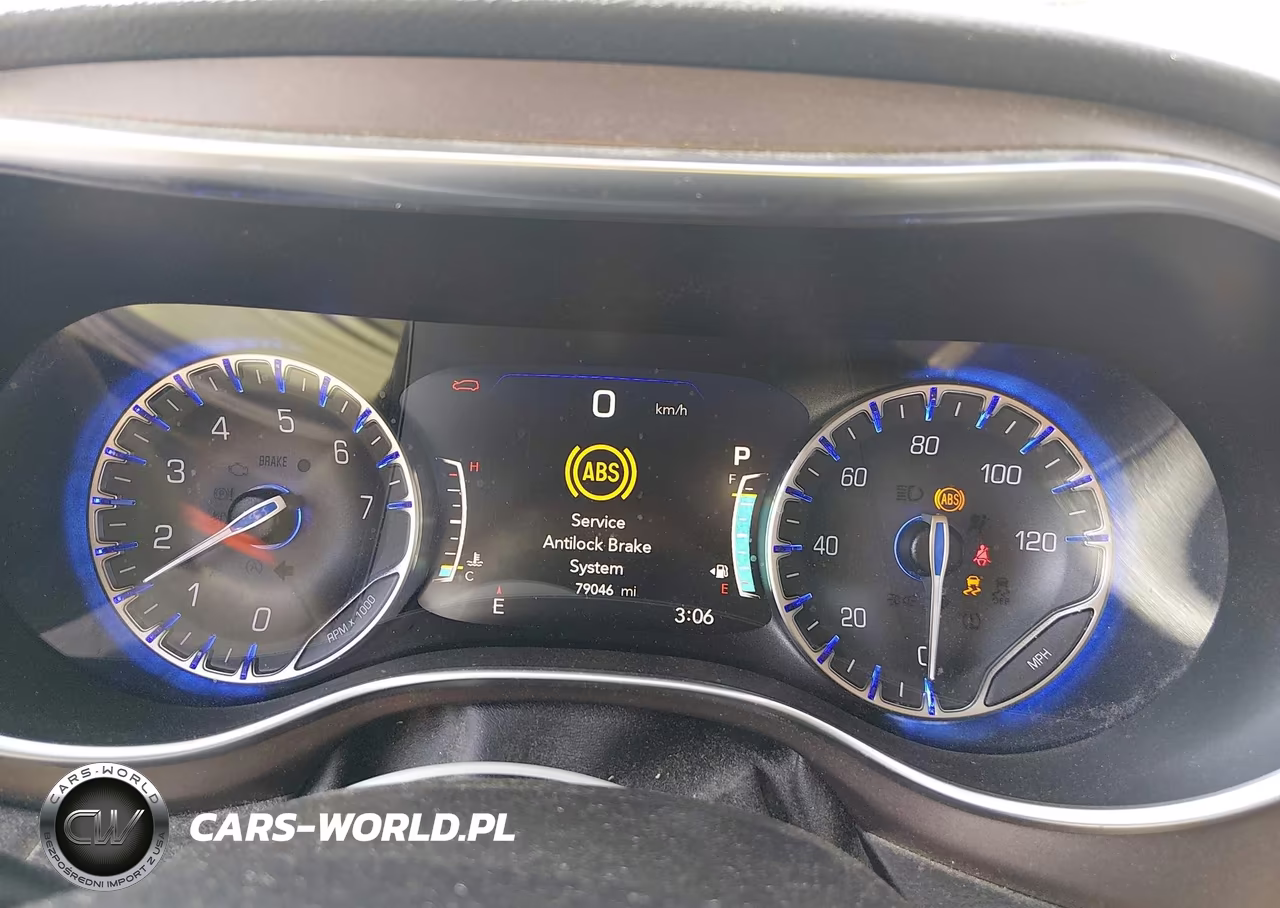 2019 Chrysler Pacifica Touring L Plus VIN:2C4RC1EG0KR548924 - 7