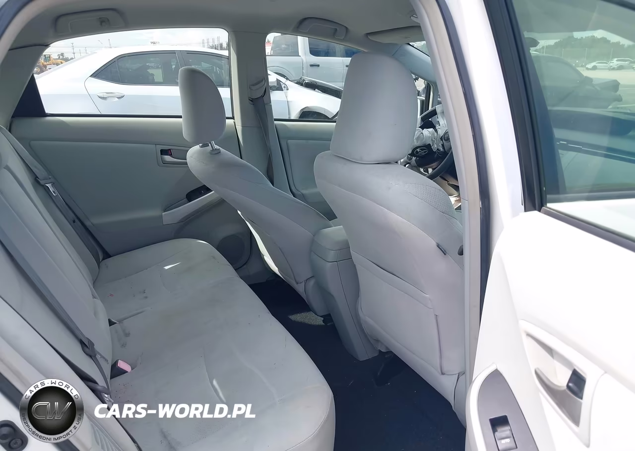 2012 Toyota Prius Three VIN:JTDKN3DU9C1528272 - 8