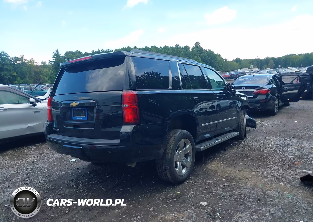 2019 Chevrolet Tahoe Lt VIN:1GNSKBKC0KR251547 - 4