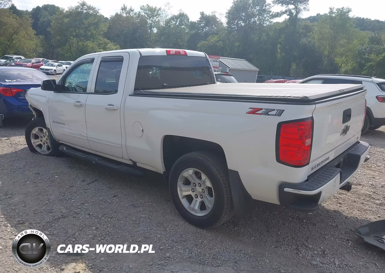 2018 Chevrolet Silverado 1500 2Lt VIN:1GCVKREC2JZ343235 - 3
