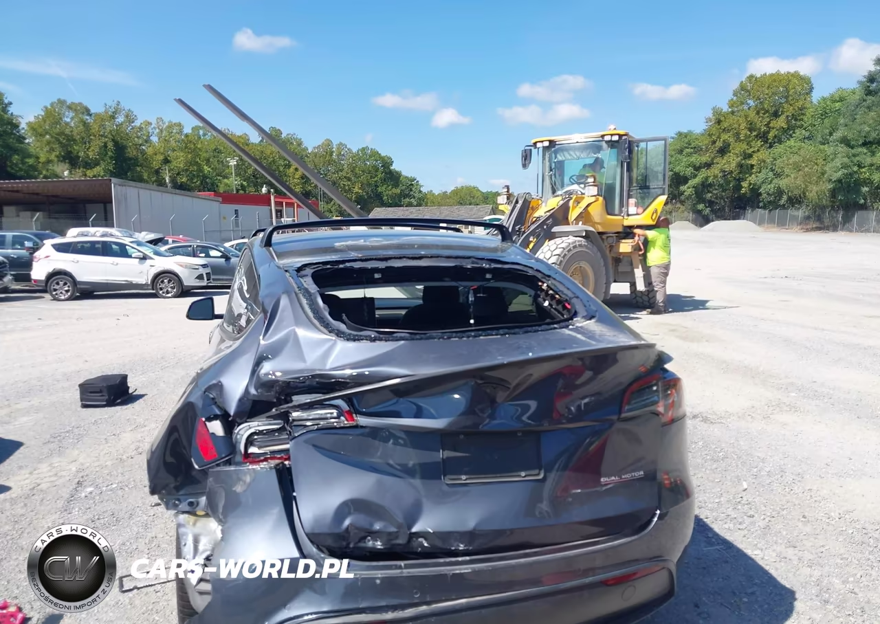 2022 Tesla Model Y Performance Dual Motor All-Wheel Drive VIN:7SAYGDEF4NF308450 - 16