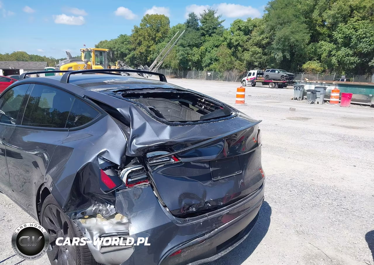 2022 Tesla Model Y Performance Dual Motor All-Wheel Drive VIN:7SAYGDEF4NF308450 - 6