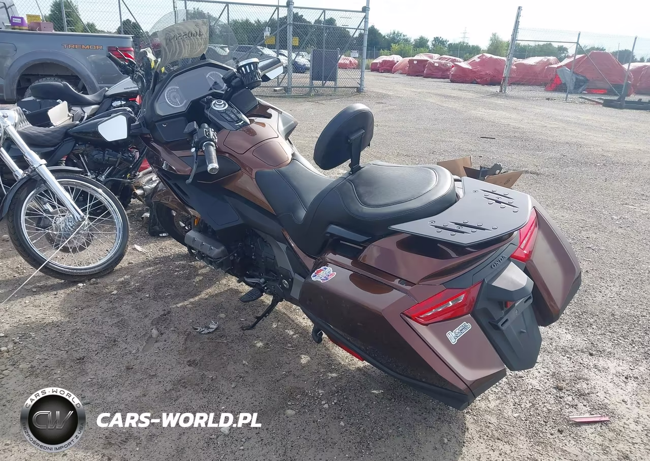2018 Honda Gl1800 B VIN:JH2SC791XJK000931 - 3