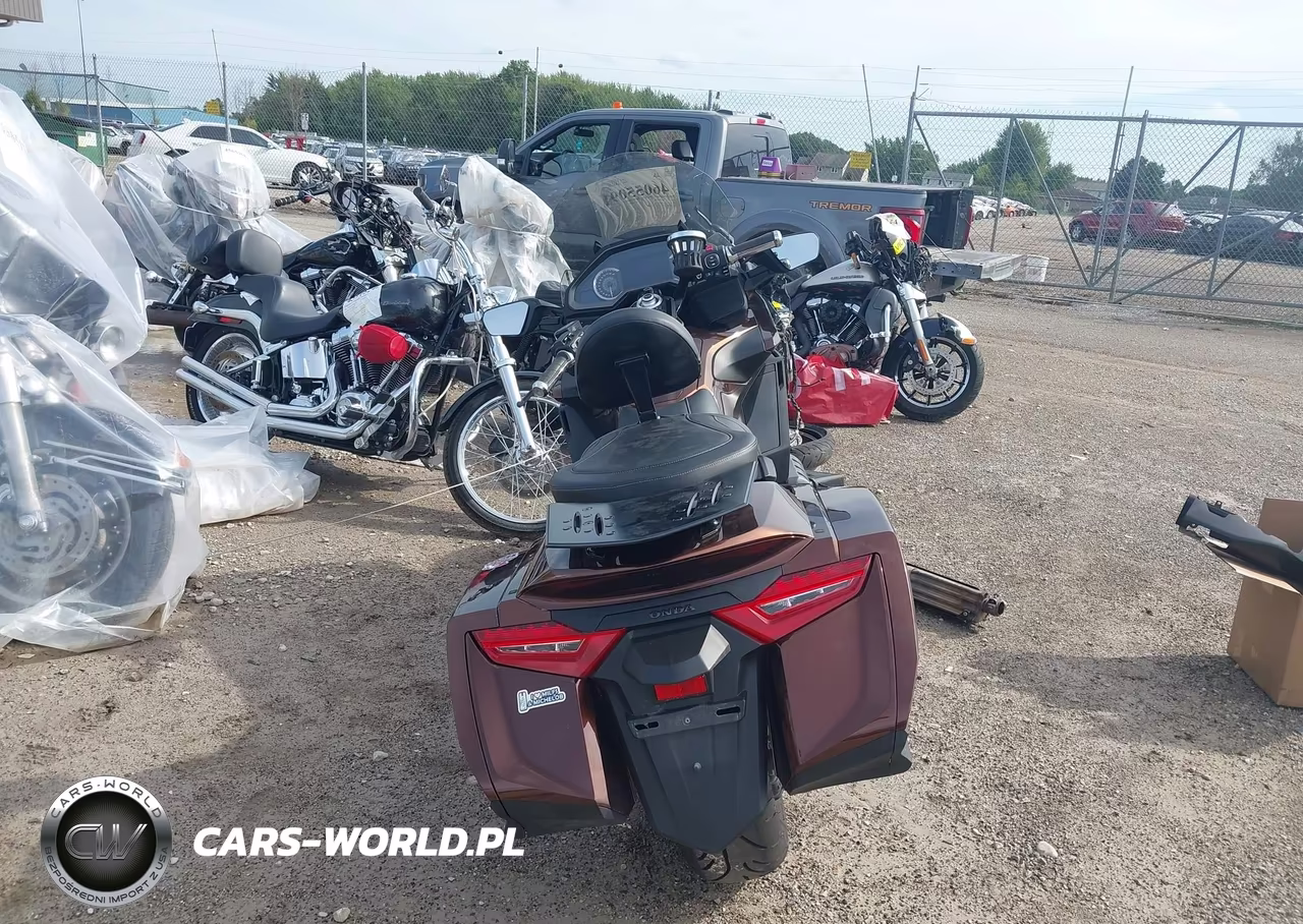 2018 Honda Gl1800 B VIN:JH2SC791XJK000931 - 6