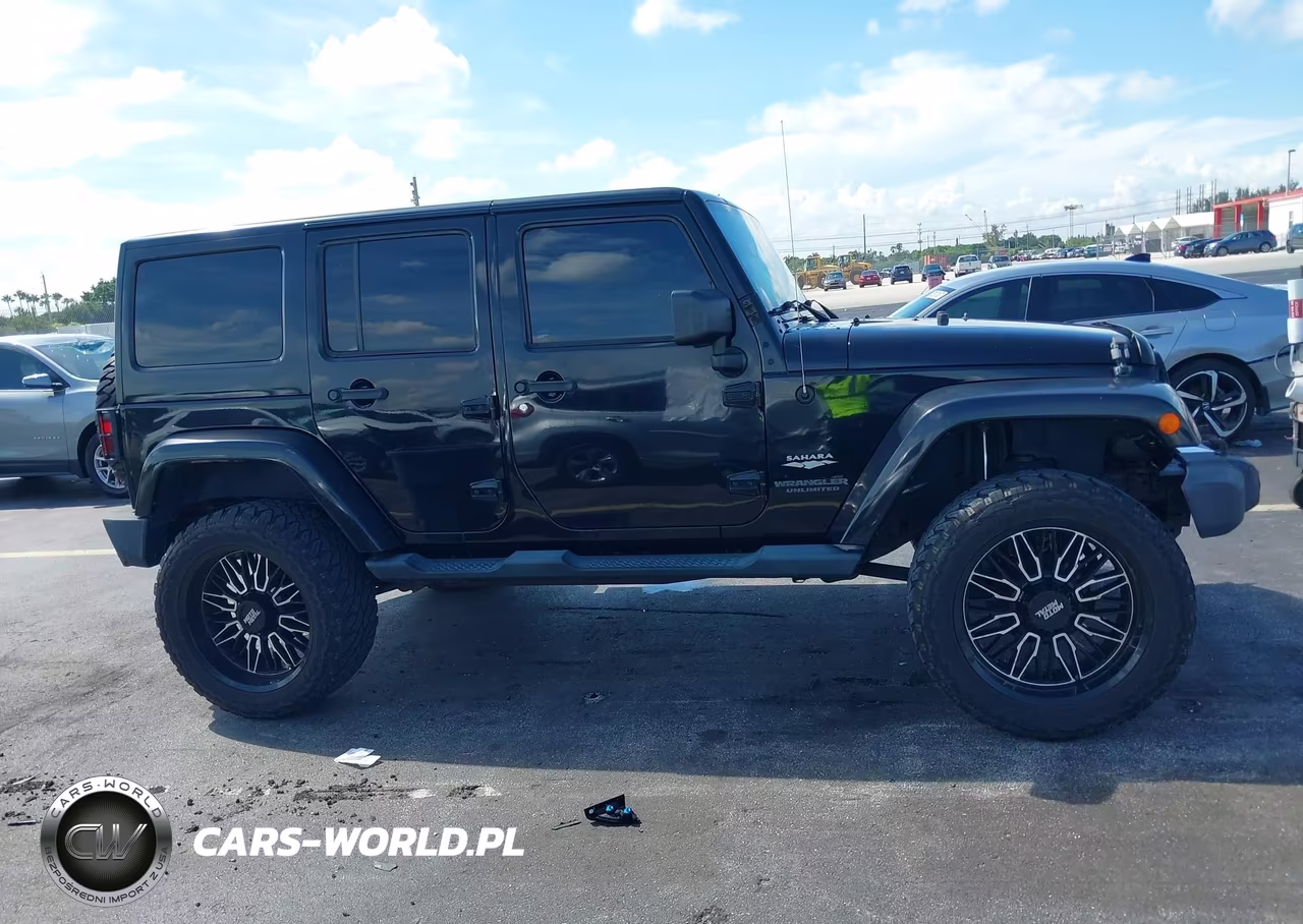 2014 Jeep Wrangler Unlimited Sahara VIN:1C4BJWEGXEL196257 - 13