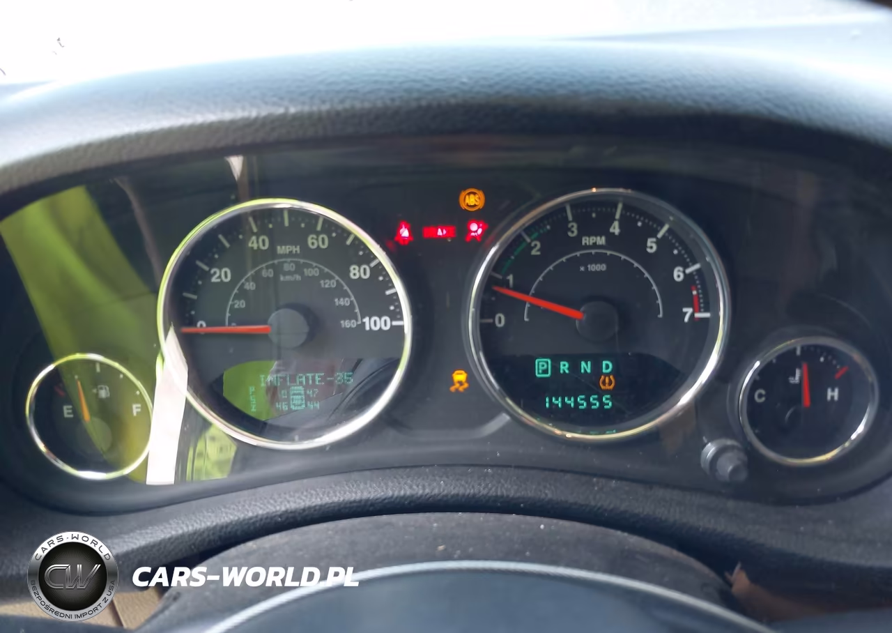 2014 Jeep Wrangler Unlimited Sahara VIN:1C4BJWEGXEL196257 - 7