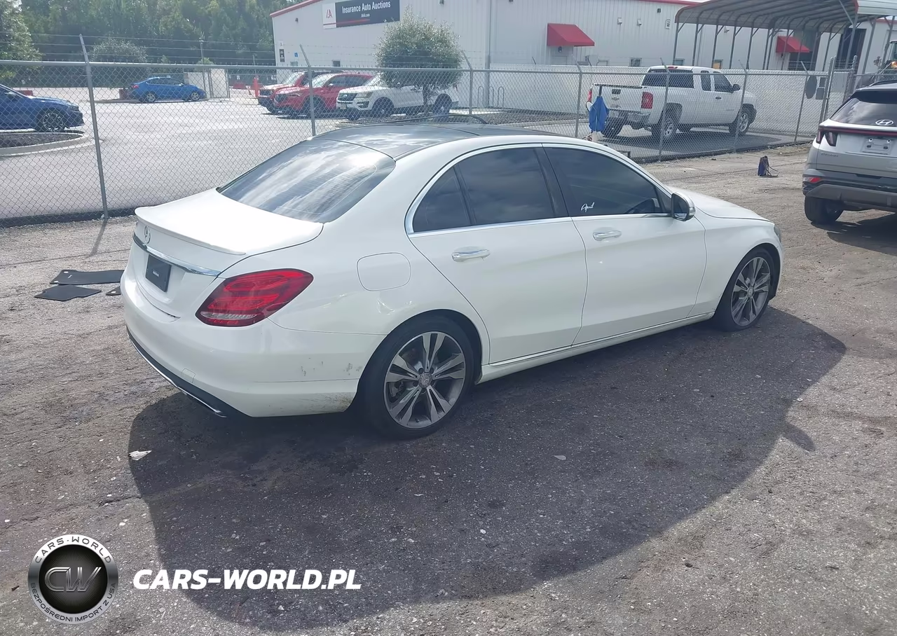 2015 Mercedes-Benz C 300 VIN:55SWF4JB3FU080693 - 4