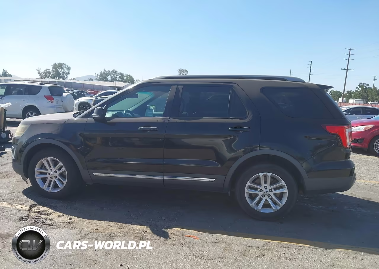 2017 Ford Explorer Xlt VIN:1FM5K7D81HGB21921 - 14
