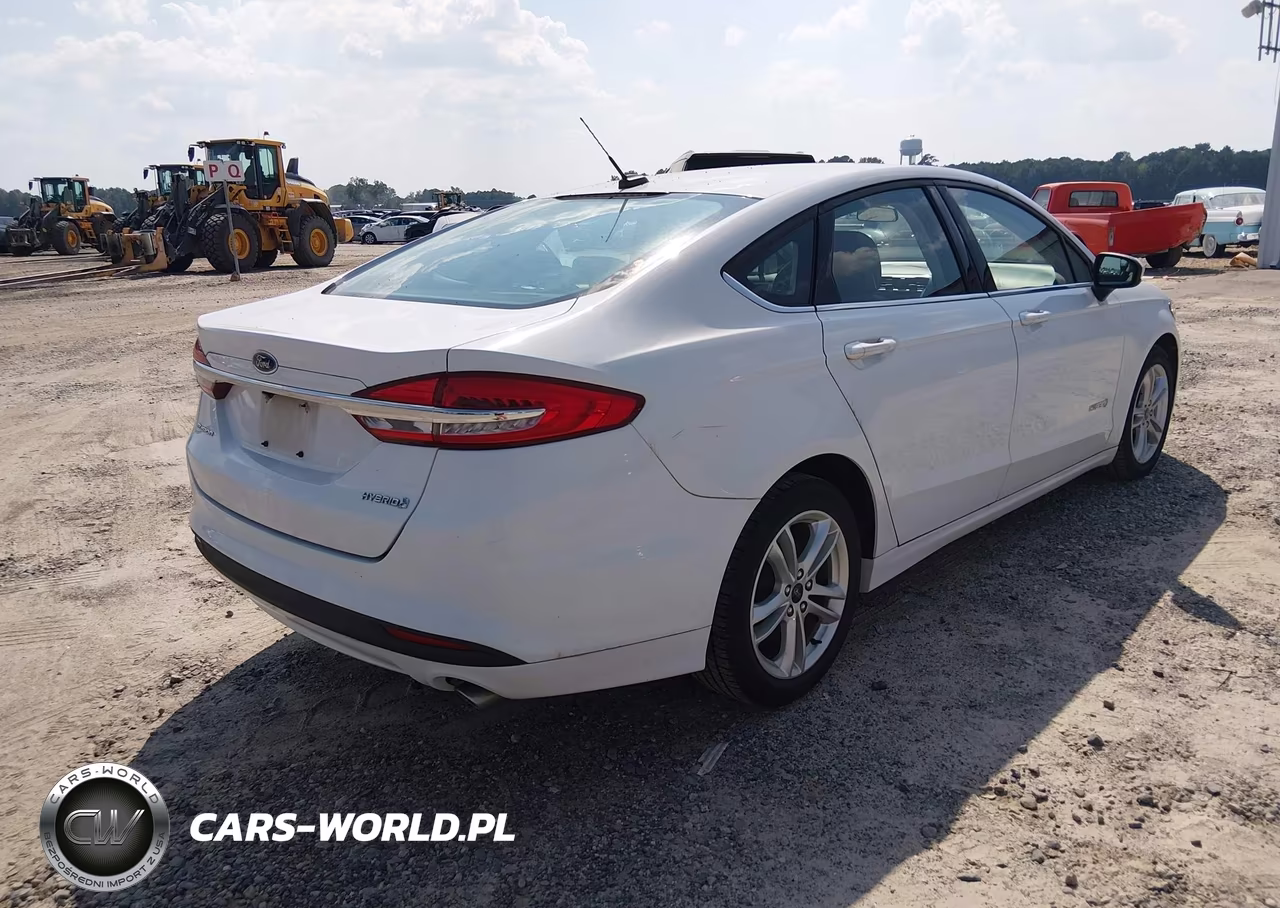 2018 Ford Fusion Hybrid S VIN:3FA6P0UU0JR261641 - 4