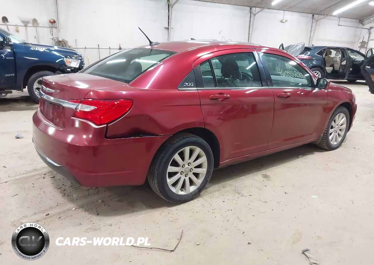 2013 Chrysler 200 Touring VIN:1C3CCBBB7DN729463 - 4