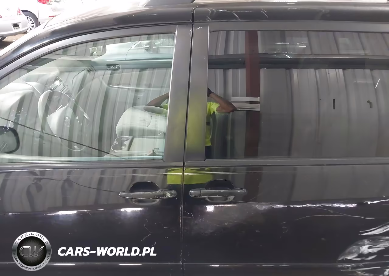 2009 Toyota Sienna Le VIN:5TDZK23C49S275979 - 14