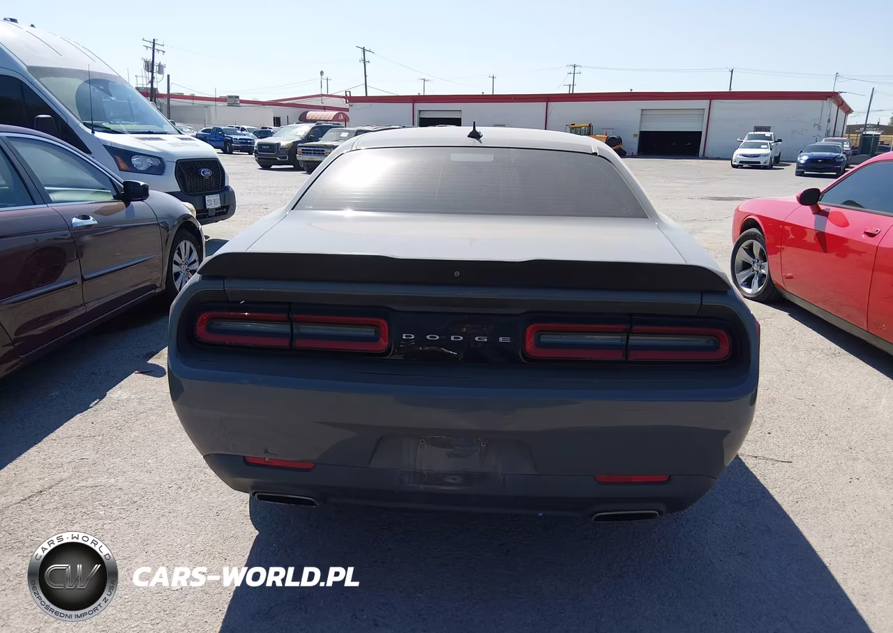 2018 Dodge Challenger Sxt VIN:2C3CDZAG6JH132716 - 15