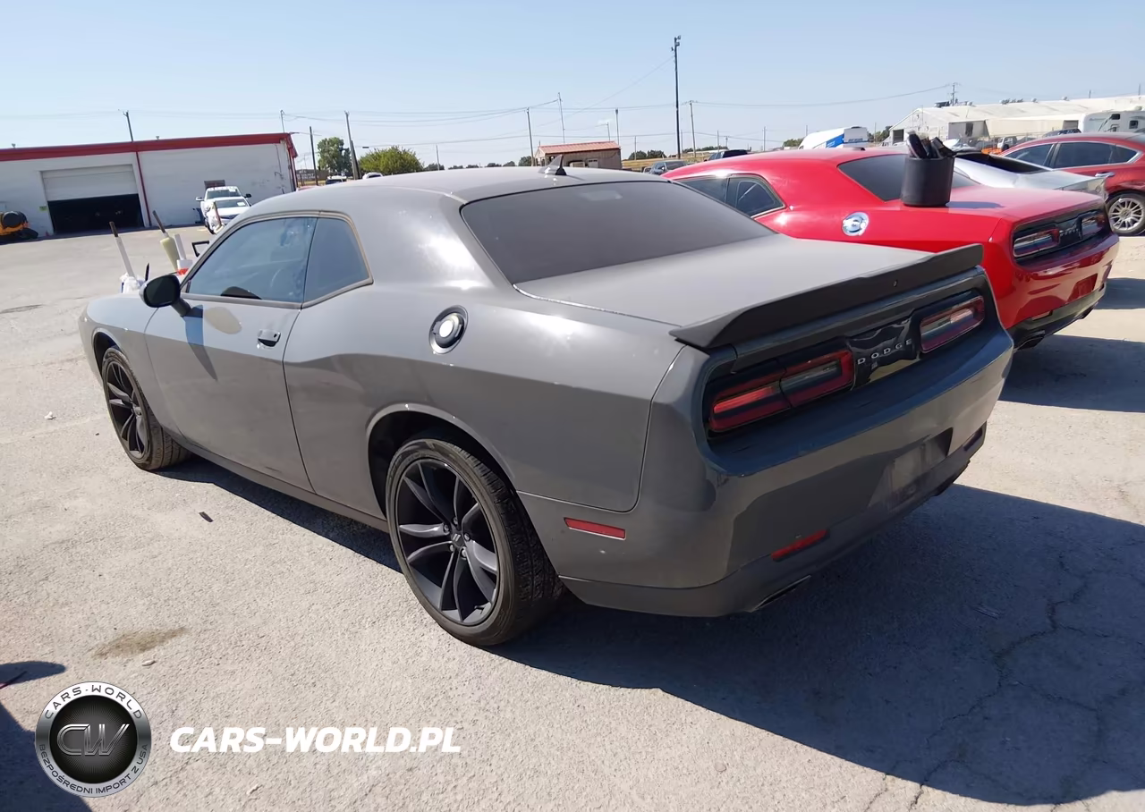 2018 Dodge Challenger Sxt VIN:2C3CDZAG6JH132716 - 3