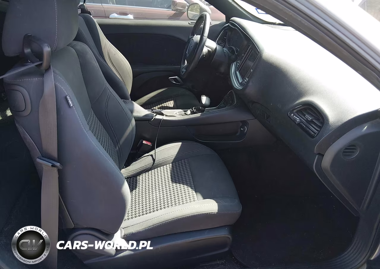 2018 Dodge Challenger Sxt VIN:2C3CDZAG6JH132716 - 5