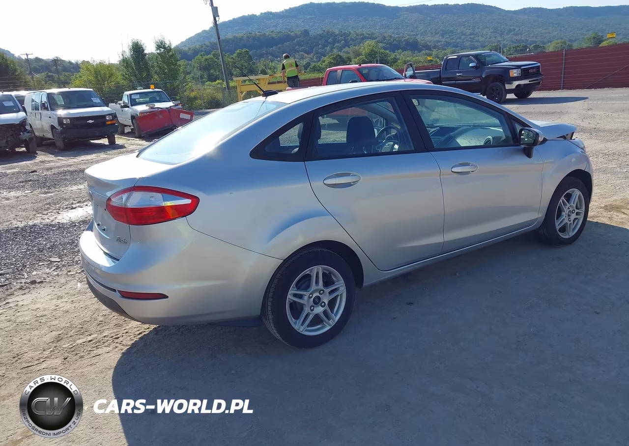 2019 Ford Fiesta Se VIN:3FADP4BJ1KM117425 - 4