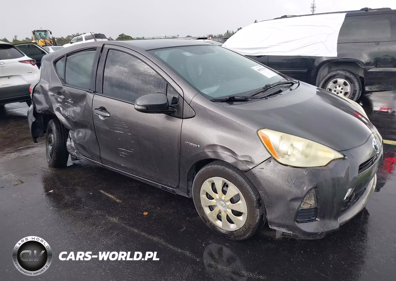 2012 Toyota Prius C Two VIN:JTDKDTB3XC1501062 - 1