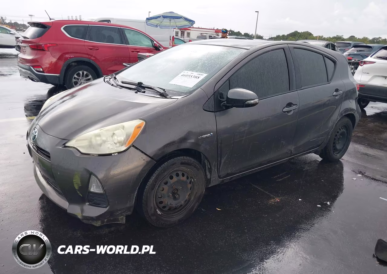 2012 Toyota Prius C Two VIN:JTDKDTB3XC1501062 - 2