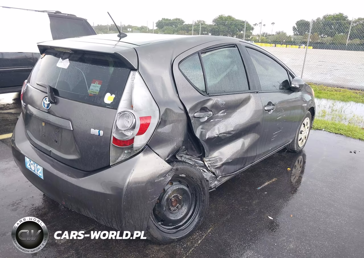 2012 Toyota Prius C Two VIN:JTDKDTB3XC1501062 - 4