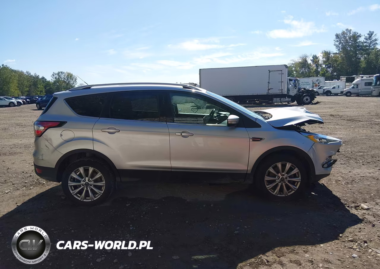 2017 Ford Escape Titanium VIN:1FMCU9J9XHUE11487 - 14