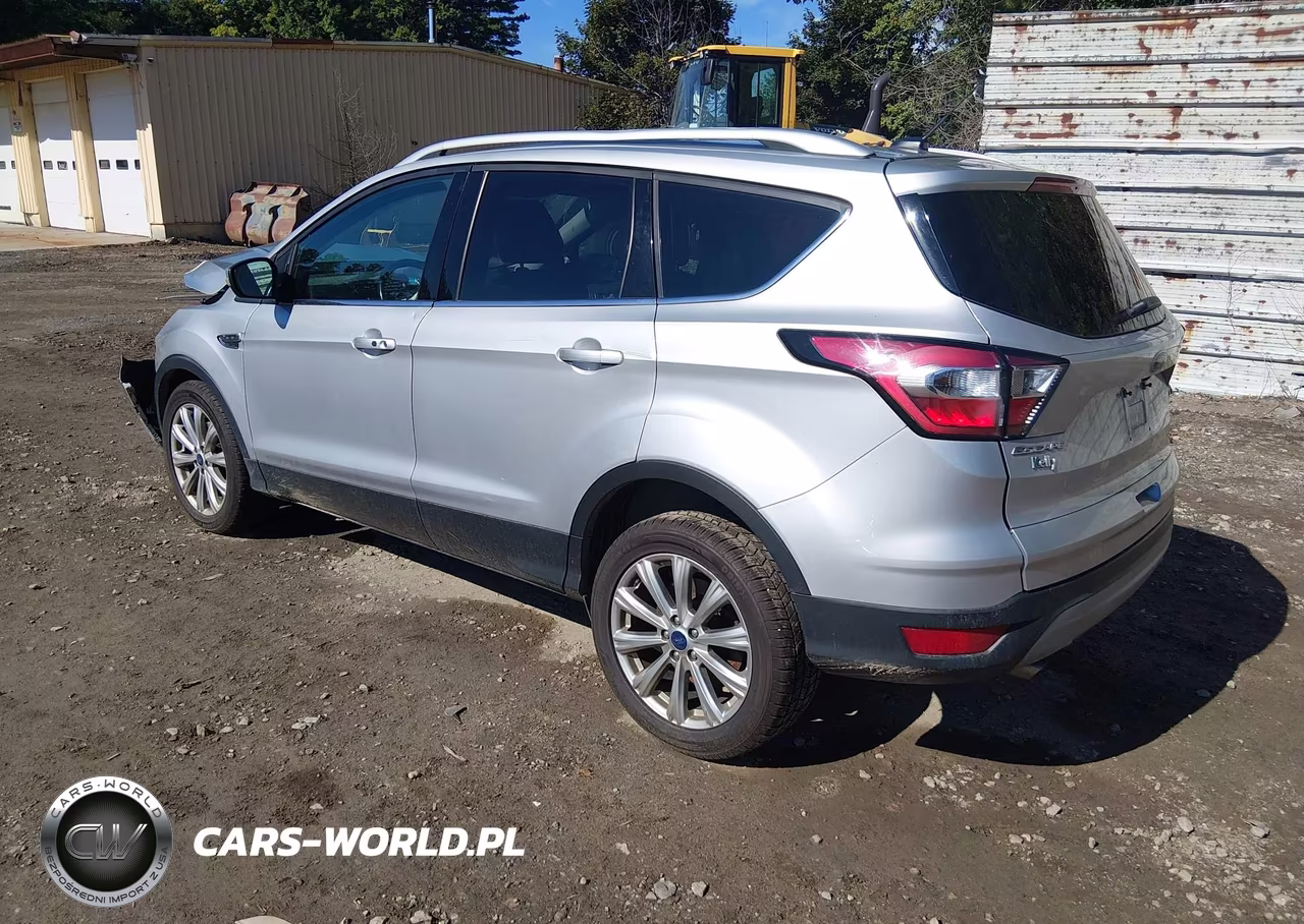 2017 Ford Escape Titanium VIN:1FMCU9J9XHUE11487 - 3