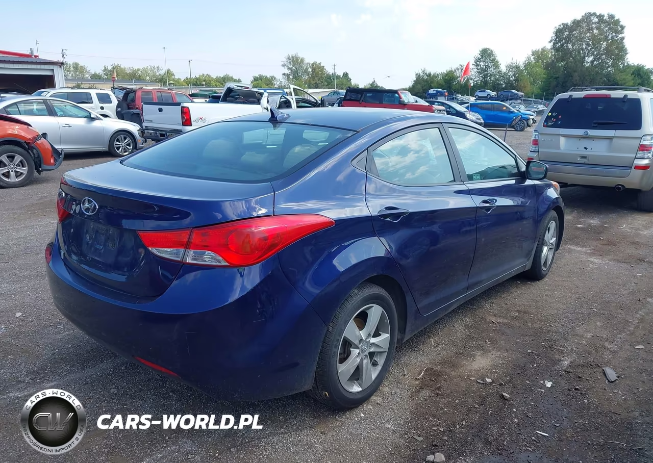 2012 Hyundai Elantra Gls VIN:5NPDH4AE5CH113588 - 4