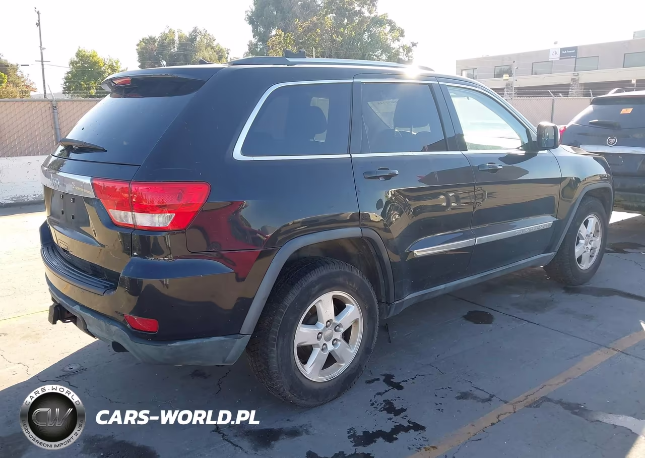 2011 Jeep Grand Cherokee Laredo VIN:1J4RR4GG9BC511337 - 4