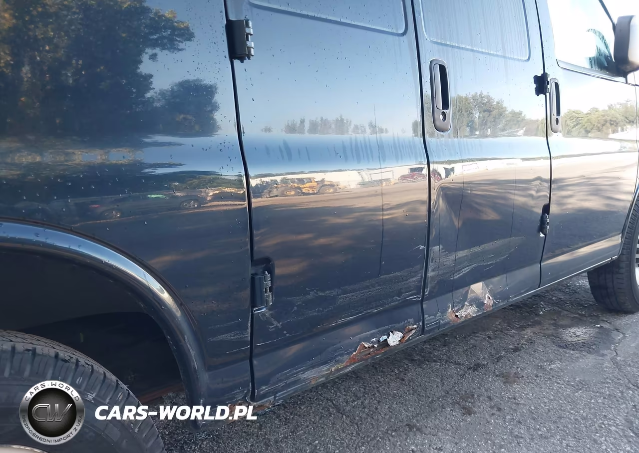 2015 Chevrolet Express 2500 Work Van VIN:1GCWGFCF9F1267472 - 17
