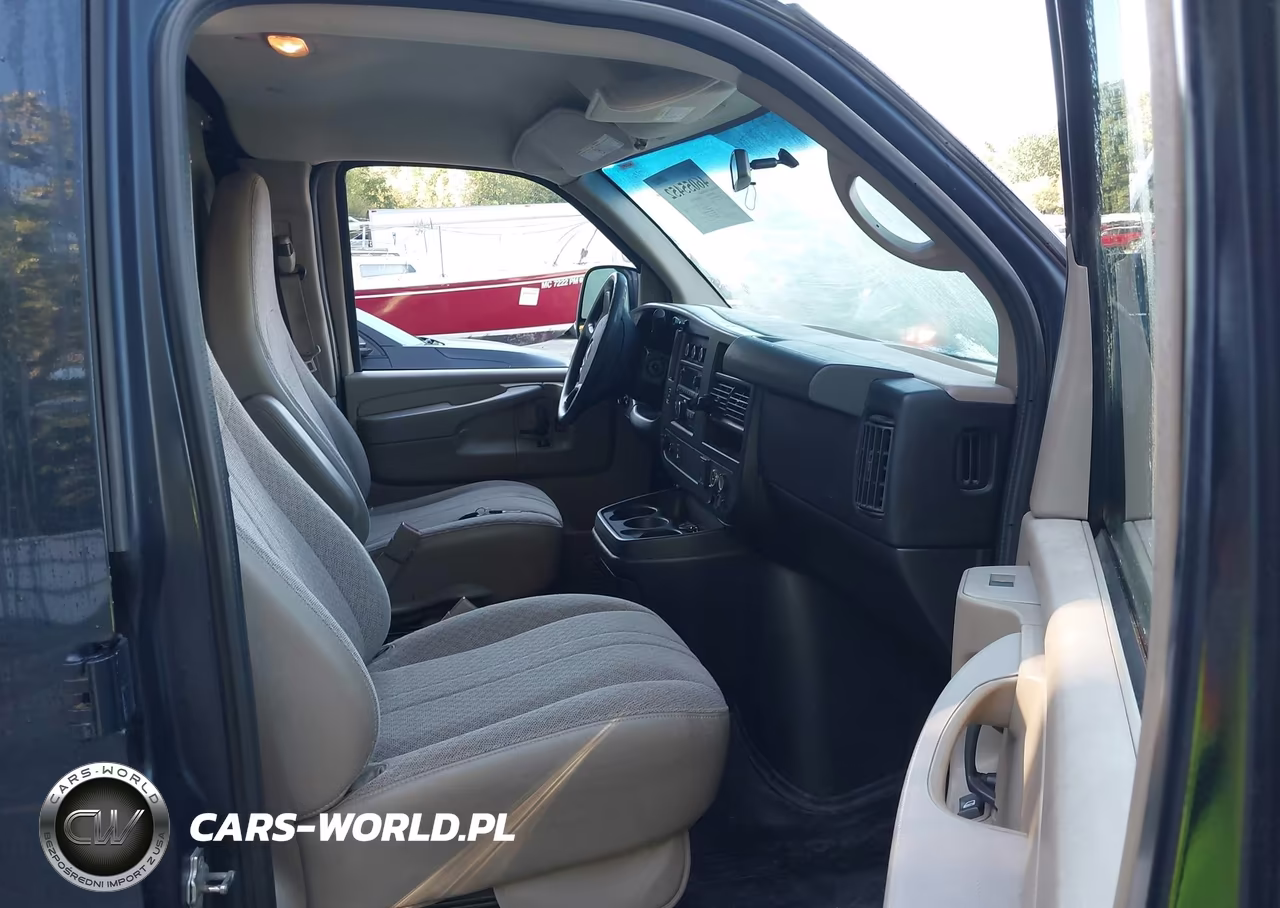 2015 Chevrolet Express 2500 Work Van VIN:1GCWGFCF9F1267472 - 5