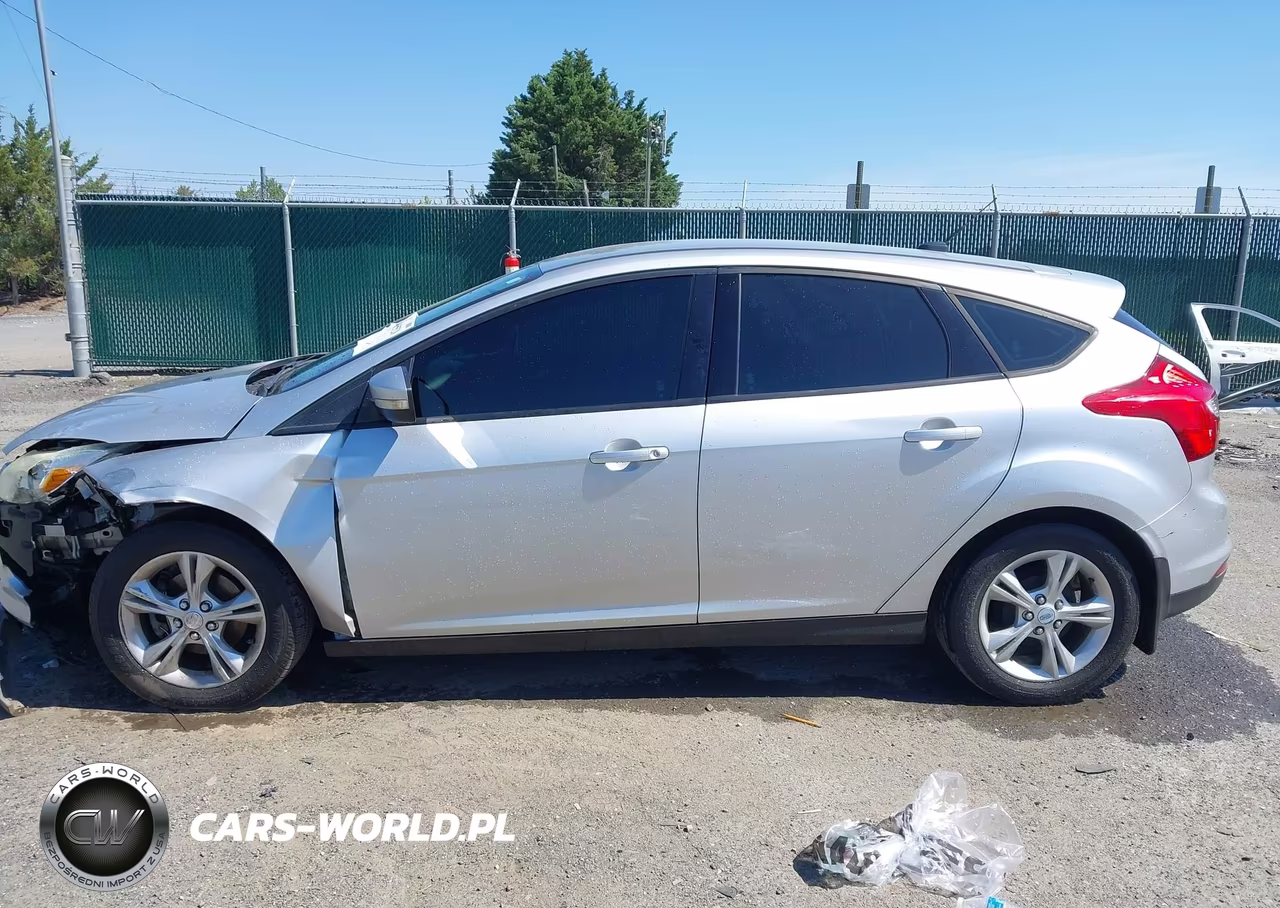 2013 Ford Focus Se VIN:1FADP3K20DL283751 - 14