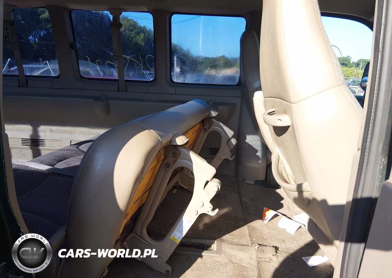 2003 Chevrolet Express VIN:1GAHG39U931113605 - 8