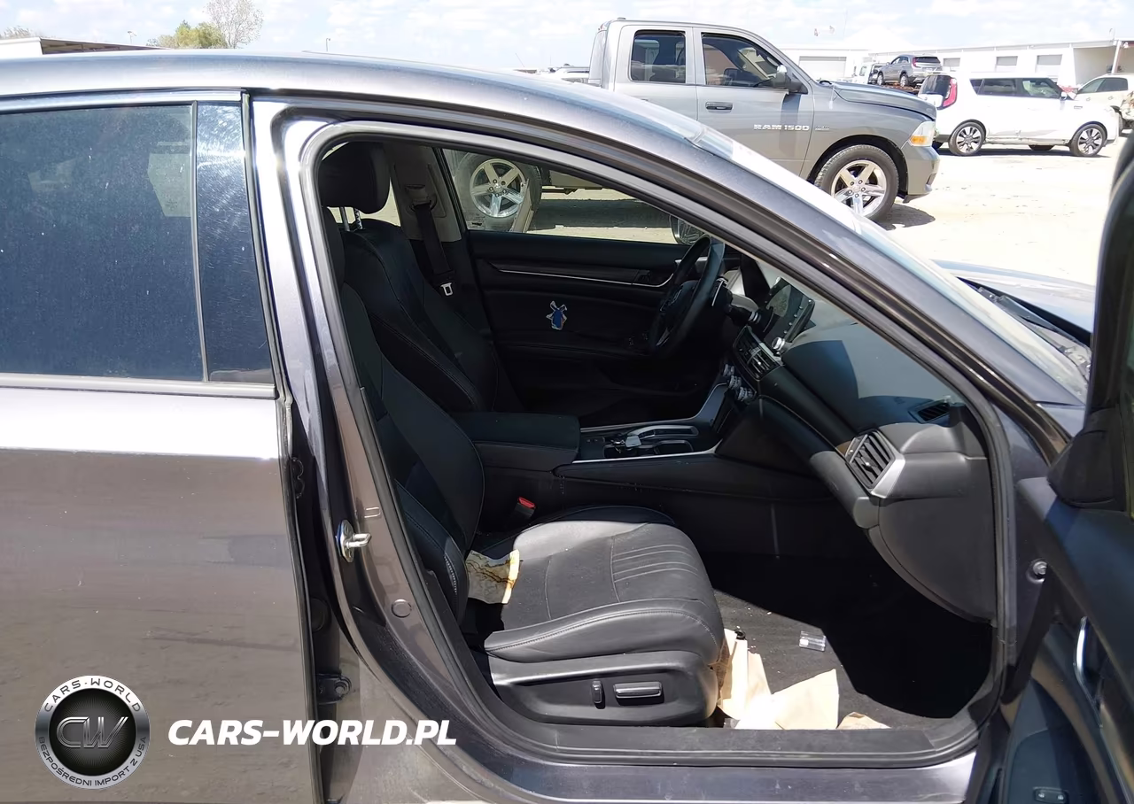 2019 Honda Accord Hybrid Touring VIN:1HGCV3F98KA012692 - 5