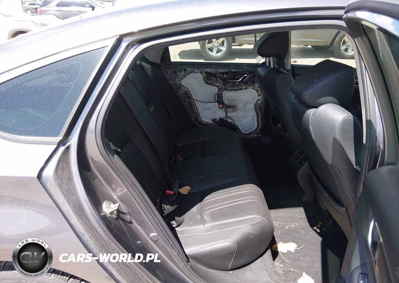 2019 Honda Accord Hybrid Touring VIN:1HGCV3F98KA012692 - 8