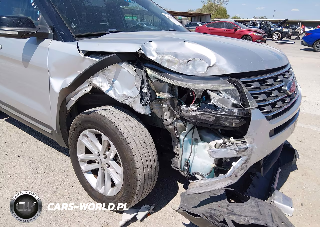 2017 Ford Explorer Xlt VIN:1FM5K7D84HGC05876 - 6