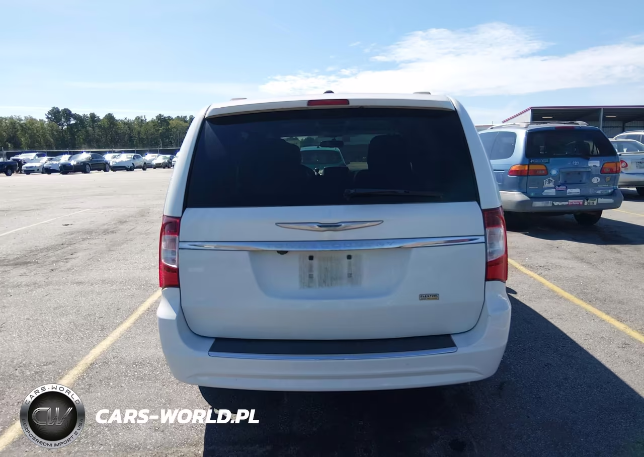 2016 Chrysler Town & Country Touring VIN:2C4RC1BG1GR186923 - 16