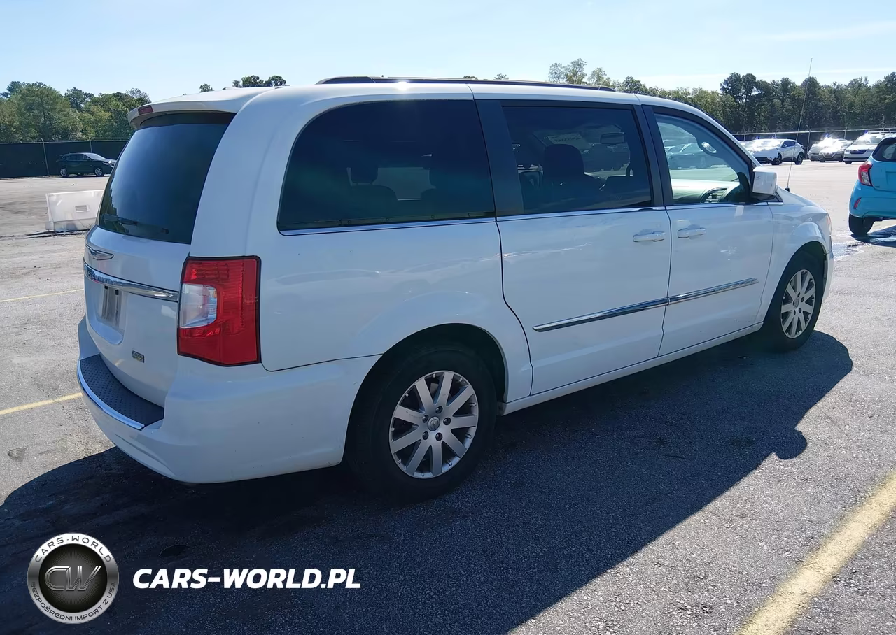 2016 Chrysler Town & Country Touring VIN:2C4RC1BG1GR186923 - 4