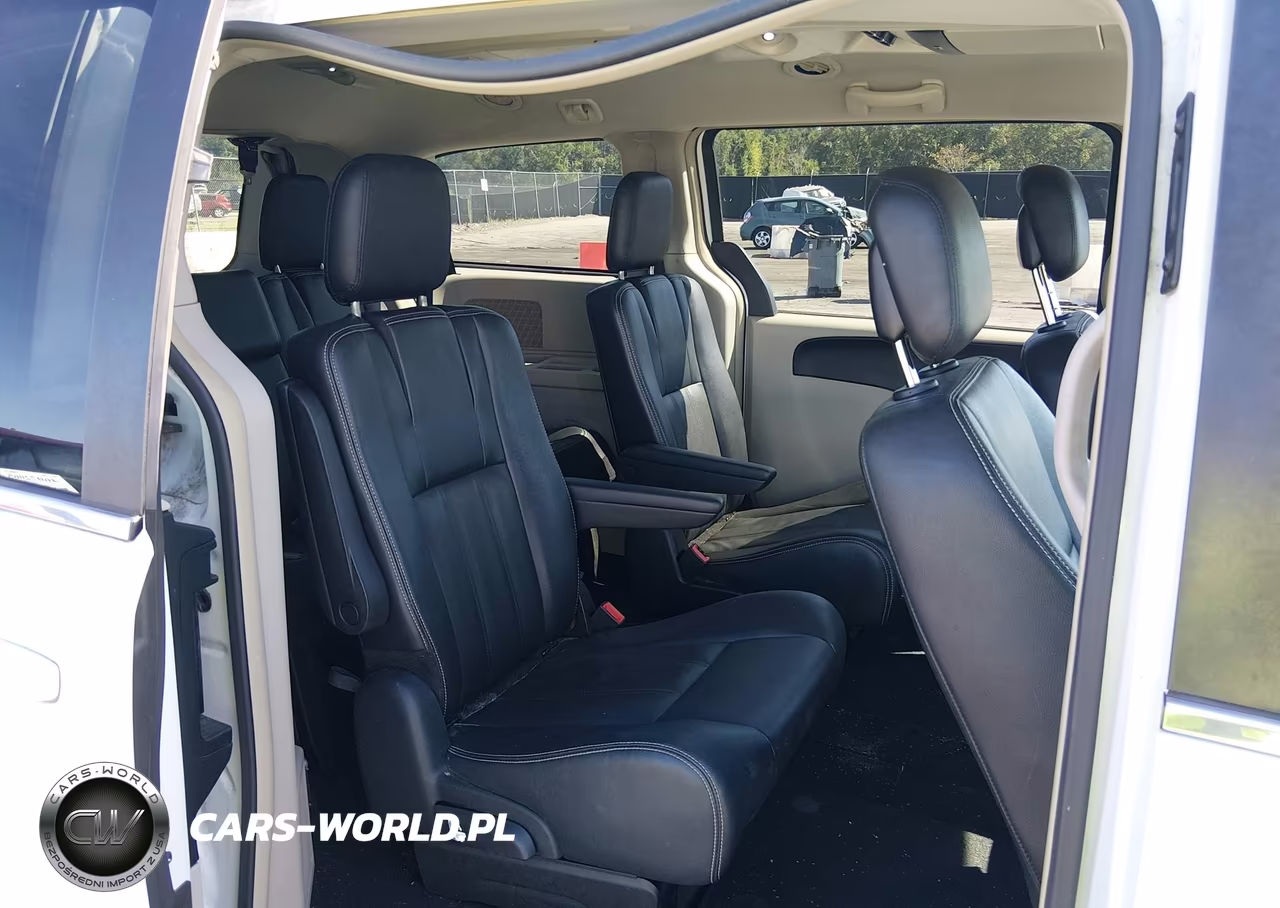 2016 Chrysler Town & Country Touring VIN:2C4RC1BG1GR186923 - 8