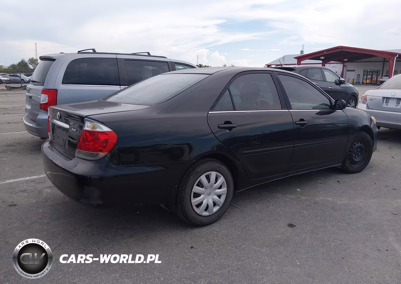 2005 Toyota Camry Le VIN:4T1BE32K45U590449 - 4