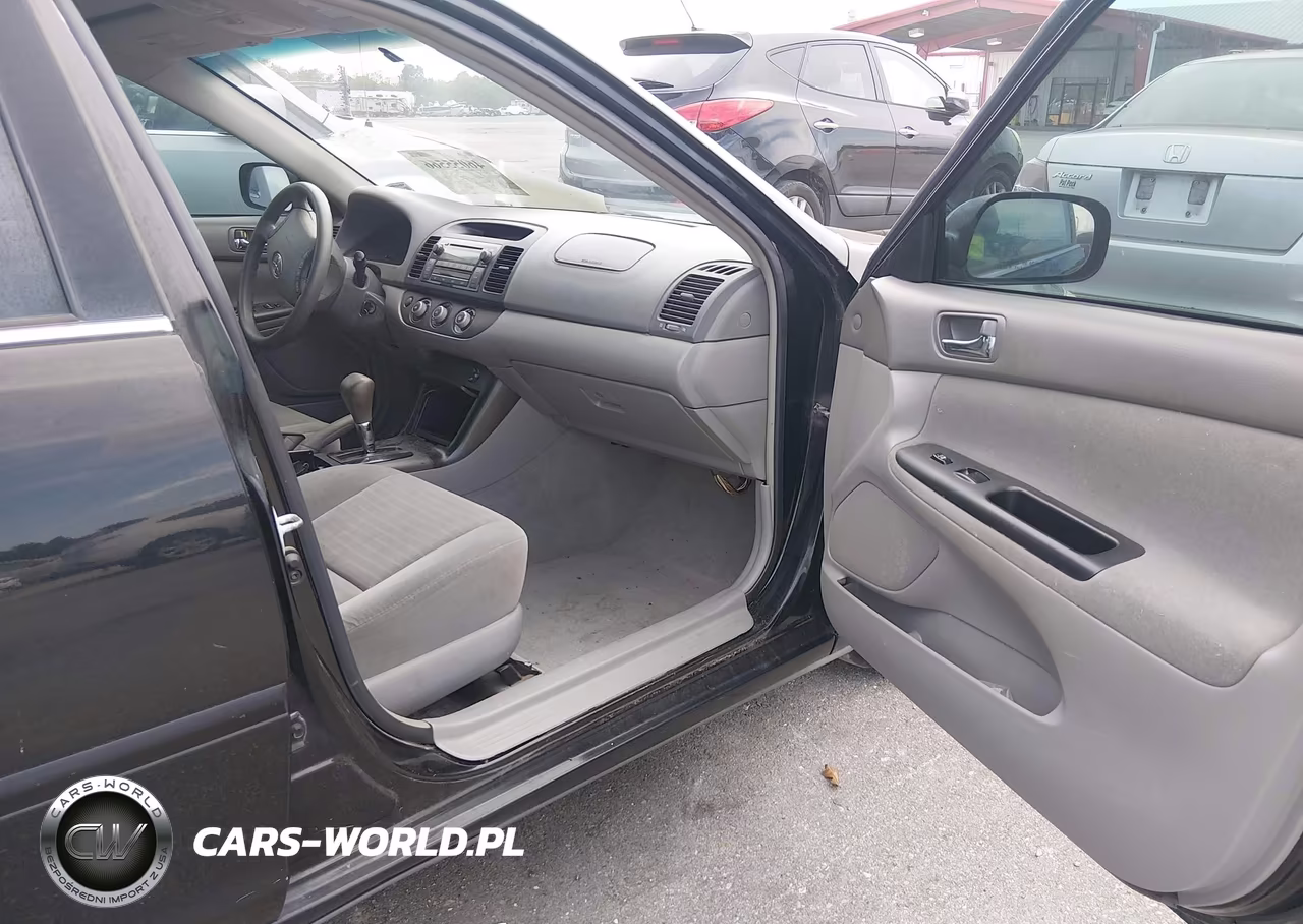 2005 Toyota Camry Le VIN:4T1BE32K45U590449 - 5