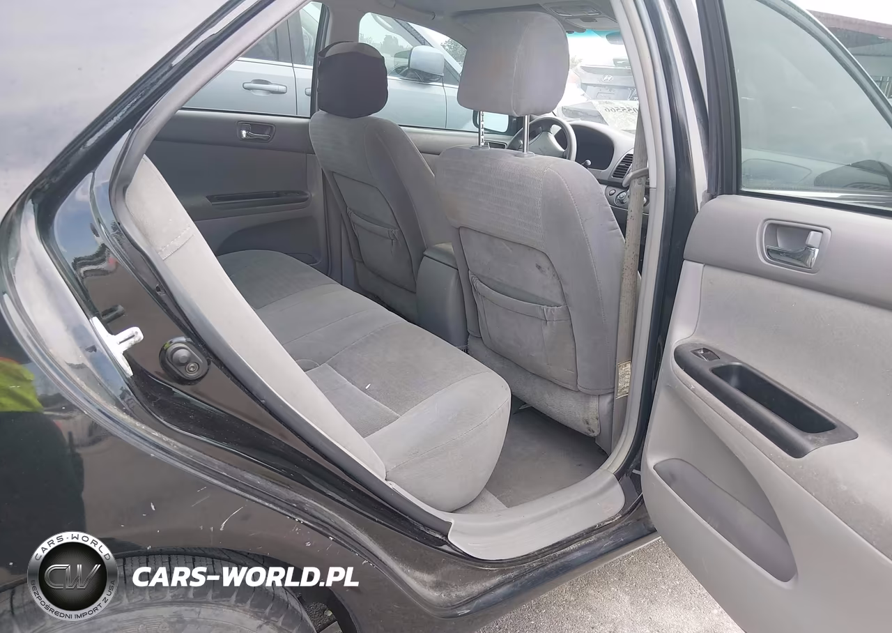 2005 Toyota Camry Le VIN:4T1BE32K45U590449 - 8