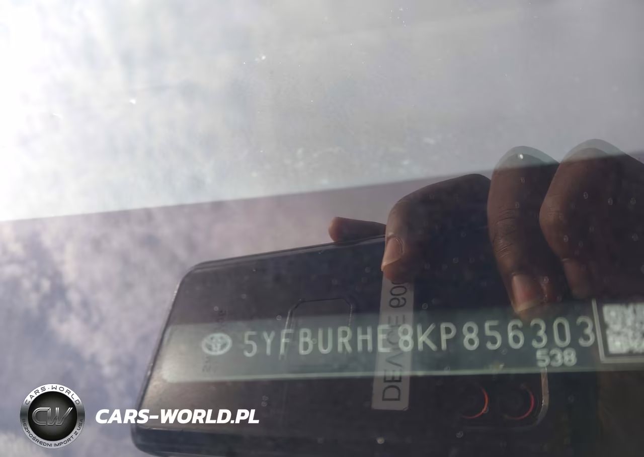 2019 Toyota Corolla Le VIN:5YFBURHE8KP856303 - 9